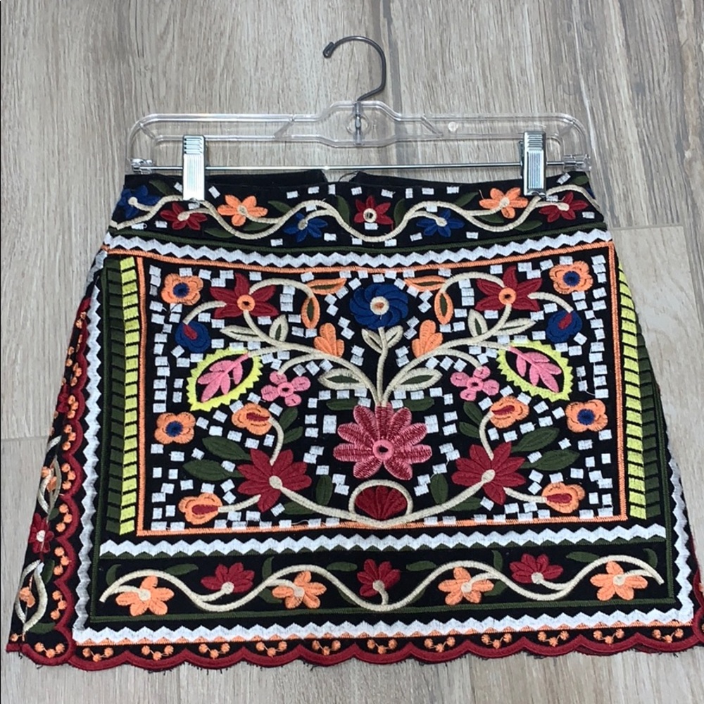 Colorful and super cute skirt!